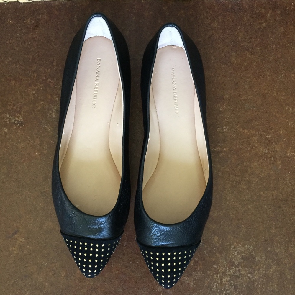 Banana Republic Bailey flats, black, gold studs